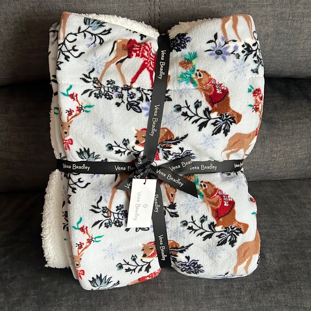 Vera Bradley Cozy Life Throw Blanket “Merry Mischief Snow Day”